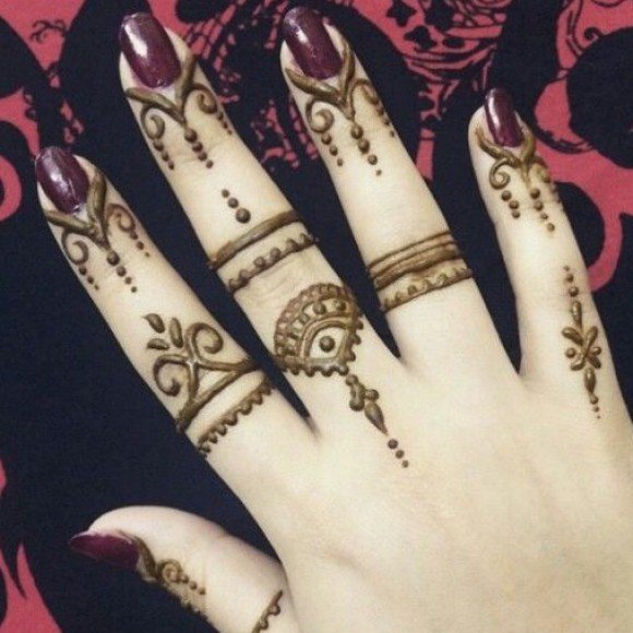 Тату хной на руке