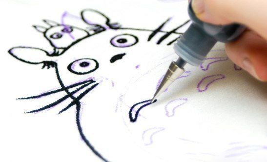 Маленькие вышивки на футболке