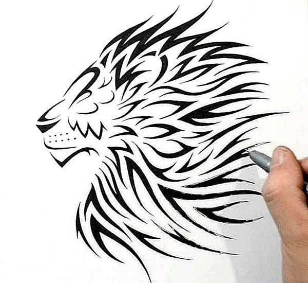 Тату Льва на ручке