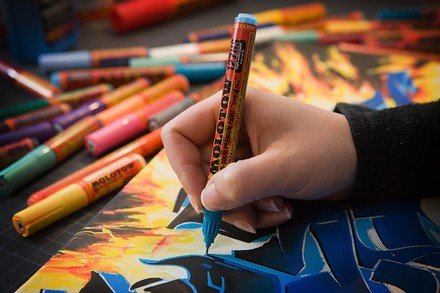 Рисунки фломастерами на холсте