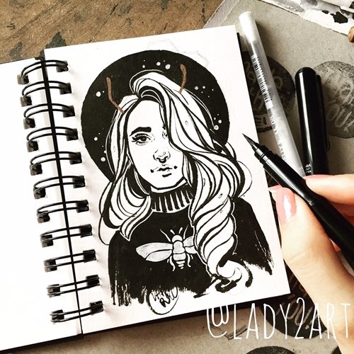 Рисунки чёрным фломастером в скетчбуке