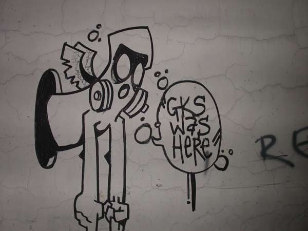 Маленькие граффити маркером