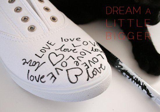 Надписи на кроссовки маркером