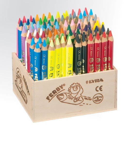 Цветные карандаши в карандашнице