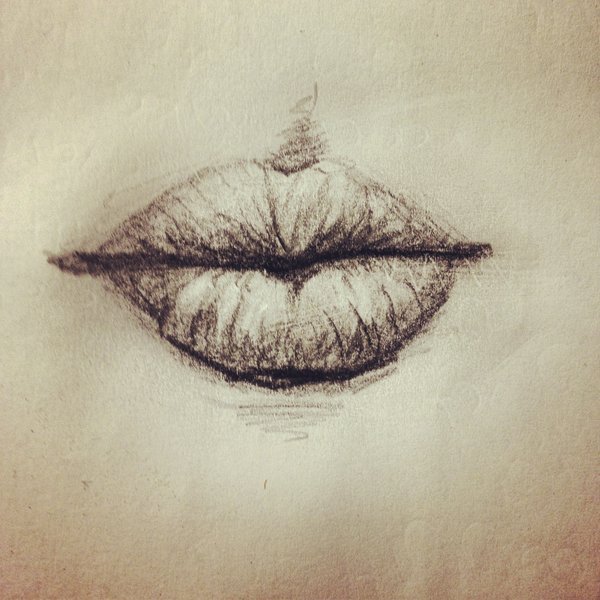 Рисуем губы ручкой