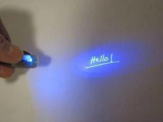 Надпись в ультрафиолете