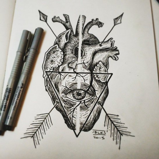 Красивое сердце черной ручкой