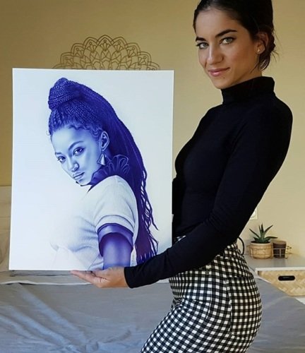 Нереальный рисунок шариковой ручкой