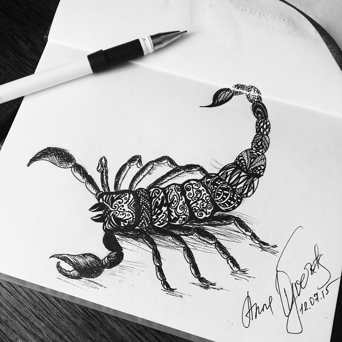 Скорпион гелевой ручкой