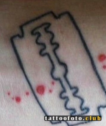 Рисунок кости на руке гелевой ручкой на руке (46 фото)