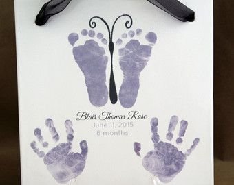 Детские Отпечатки ручек и ножек на бумаге