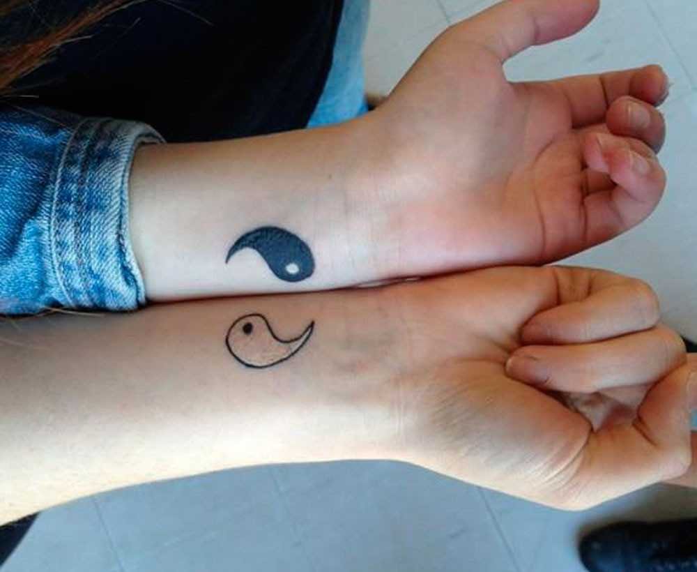 Татуировки для девушек маленькие ручкой