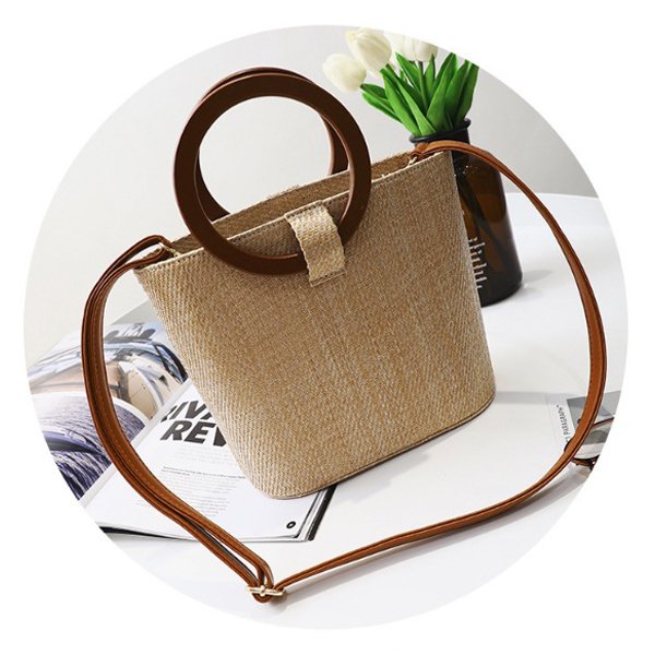 Сумочка с деревянными ручками