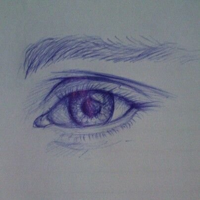 Глаза ручкой в тетради