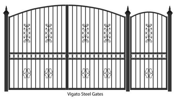 Кованые ворота с калиткой на фоне забора