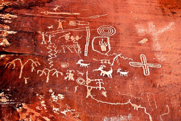 Наскальная живопись петроглифы