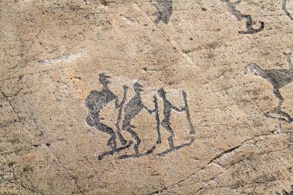 Петроглифы Карелии лыжники