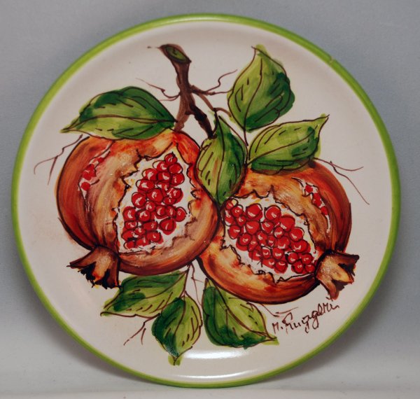 Расписные тарелки с фруктами