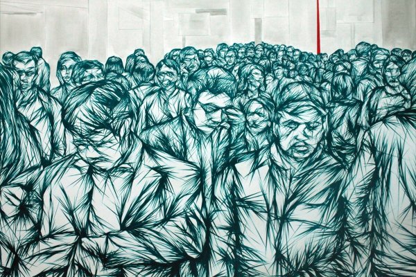 Серая толпа людей