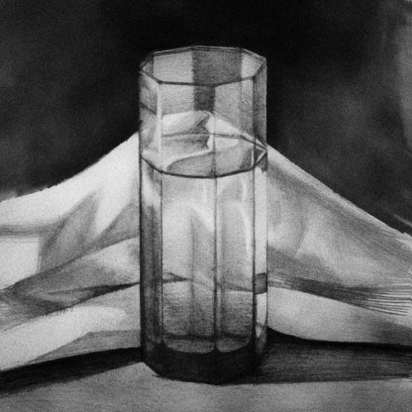 Стеклянные предметы карандашом