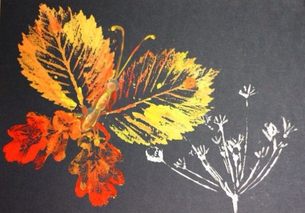 Рисование оттиском листьев