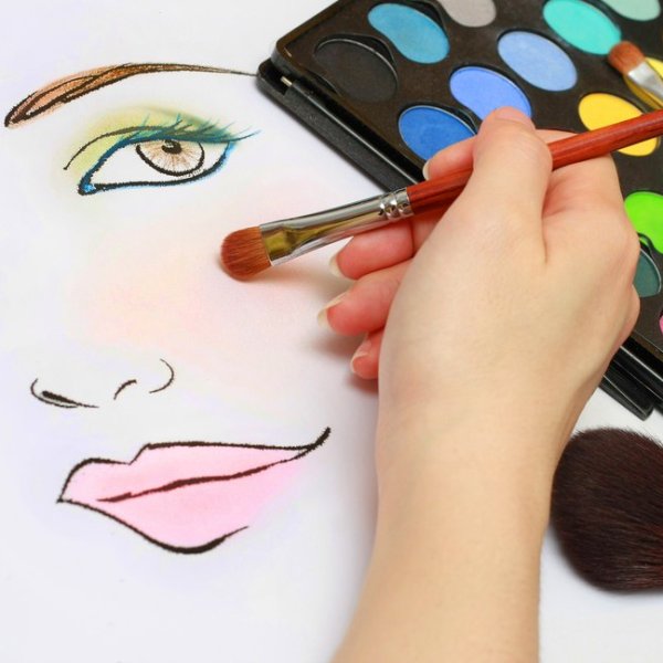 Фантазийный макияж карандашом