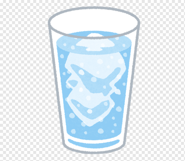 Ребенок со стаканом воды