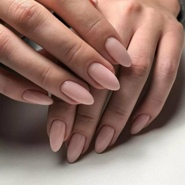 Нюдовый френч миндаль