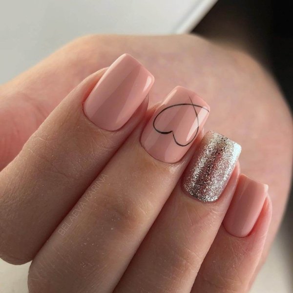 Нюдовый маникюр 2021 на короткие квадратные ногти