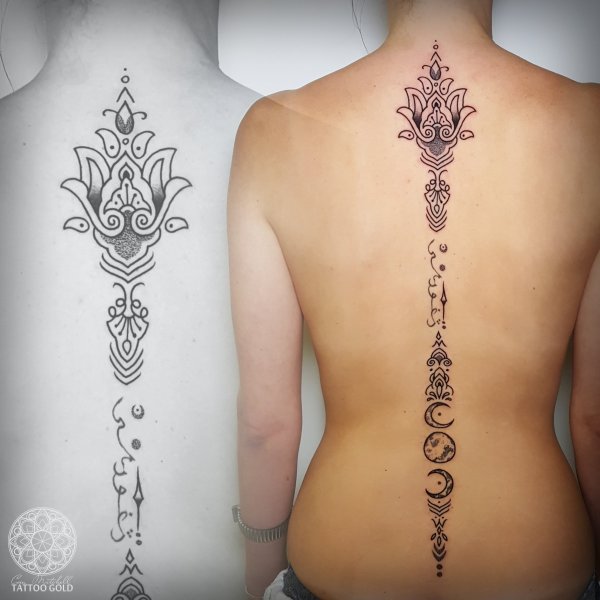 Орнамент на позвоночнике тату
