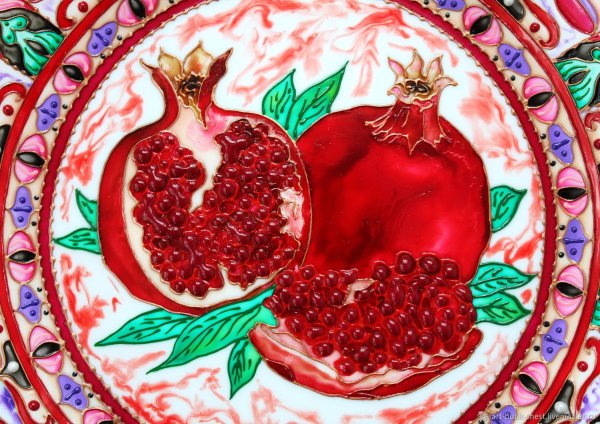 Декоративные тарелки с гранатом
