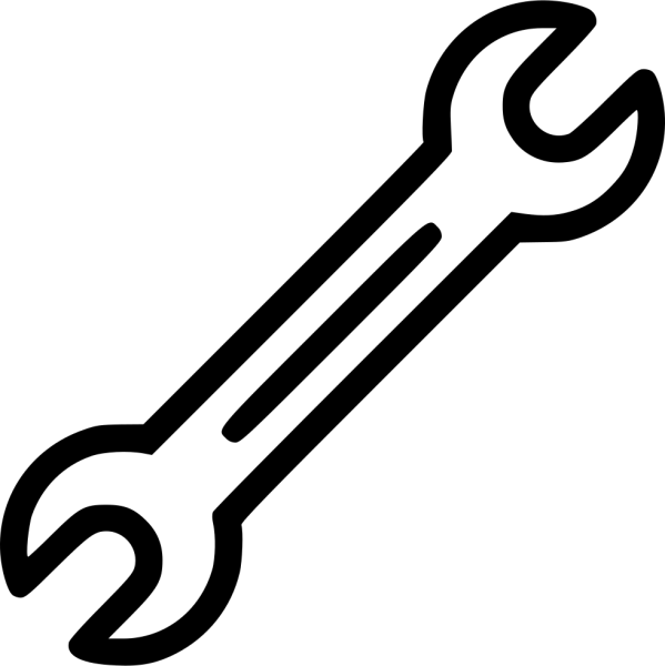 Гаечный ключ на белом фоне