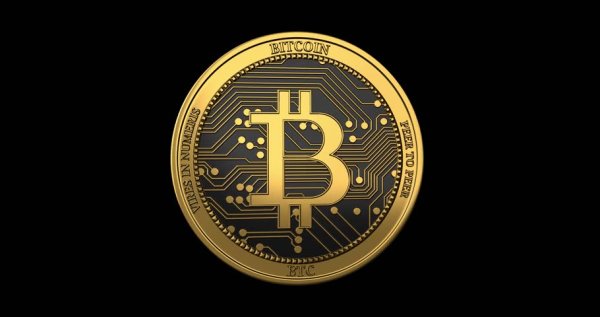 Биткоин монета на черном фоне