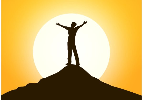 Человек на фоне солнца