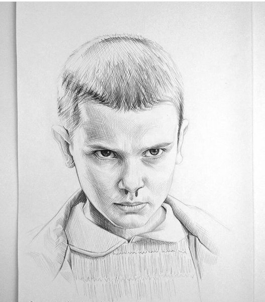 Милли Бобби Браун карандашом