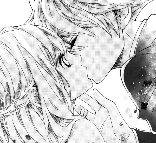 Аниме поцелуй чёрно-белое