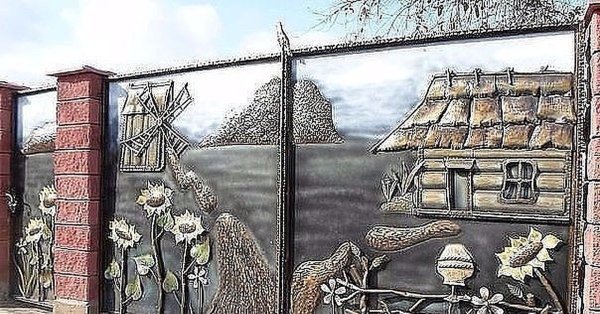 Рисунки на воротах