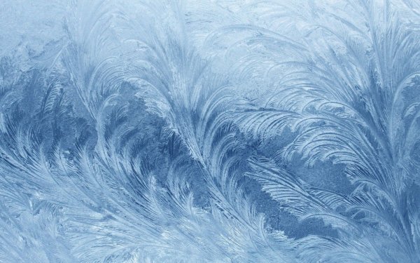 Морозные узоры на стекле