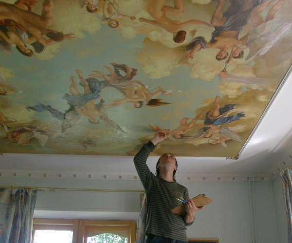 Разрисованный потолок