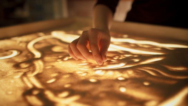 Рисование песком