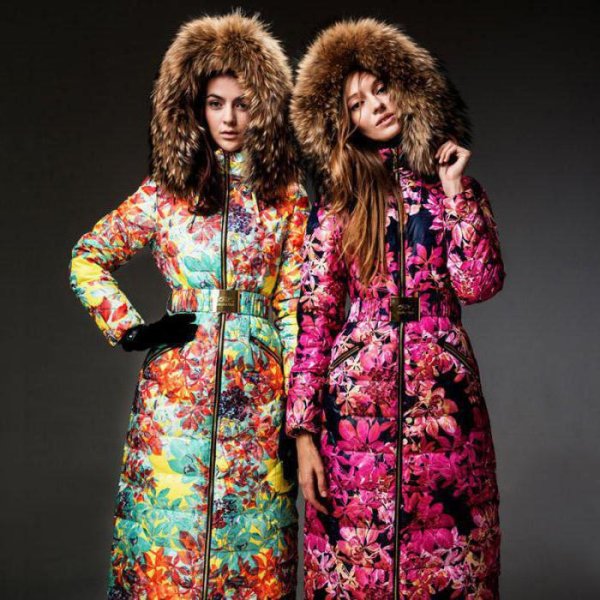 Пуховик с цветочным принтом