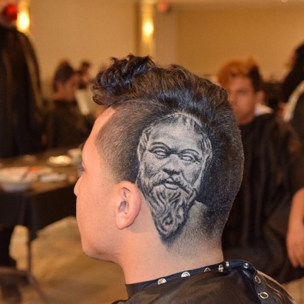 Мужская стрижка с выбритыми узорами