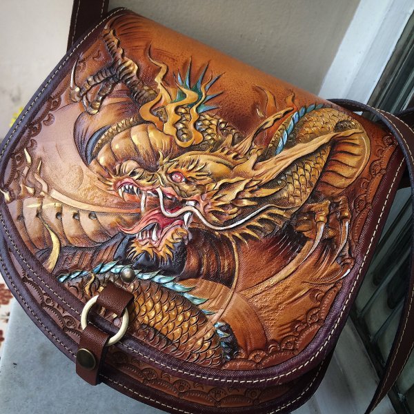 Художественная резьба по кожи