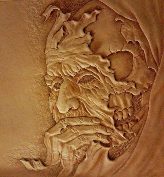 Объемное тиснение на коже