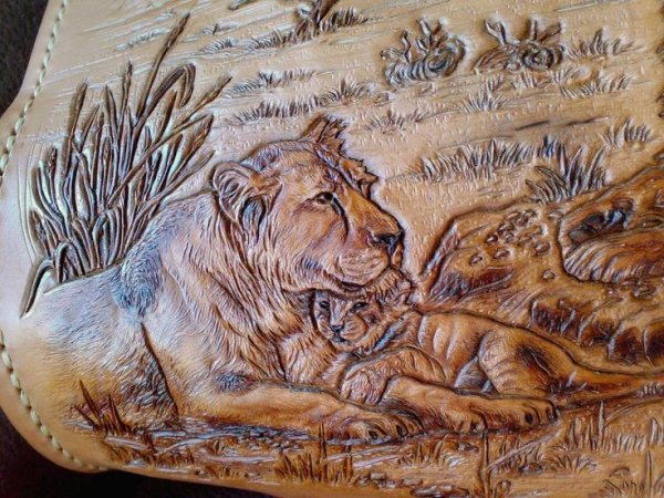 Чеканка на коже