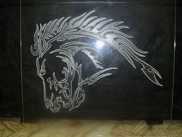 Нанесение рисунка на оргстекло