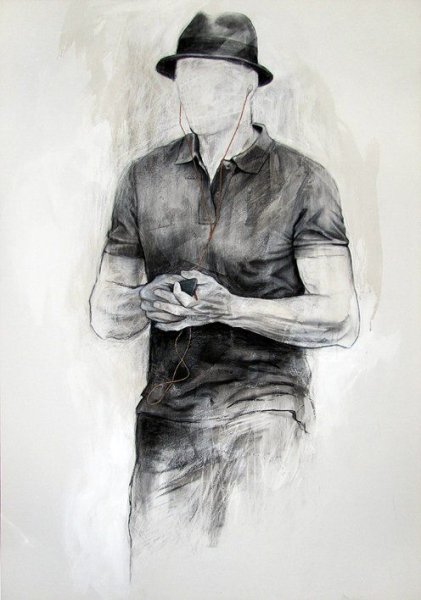 Человек в костюме арт