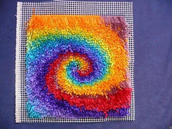 Ковровая вышивка абстракция