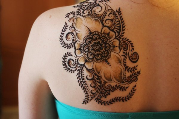 Роспись хной