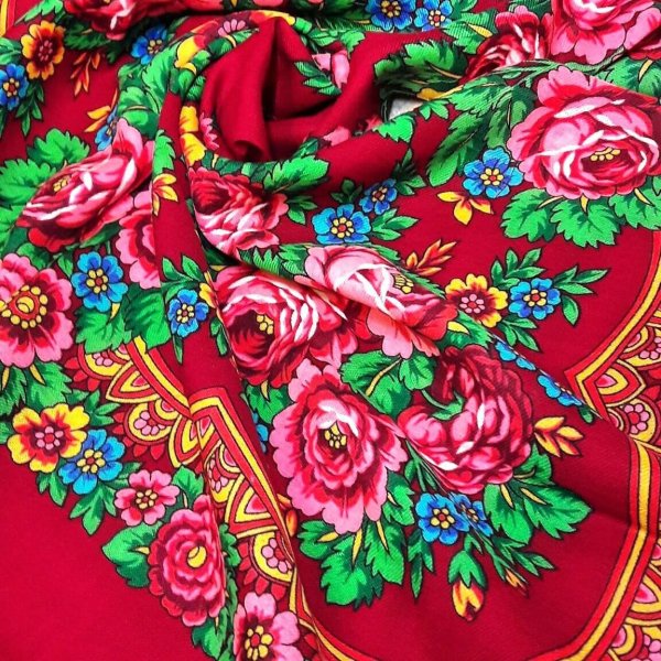 Матрешка платок Павлопосадский